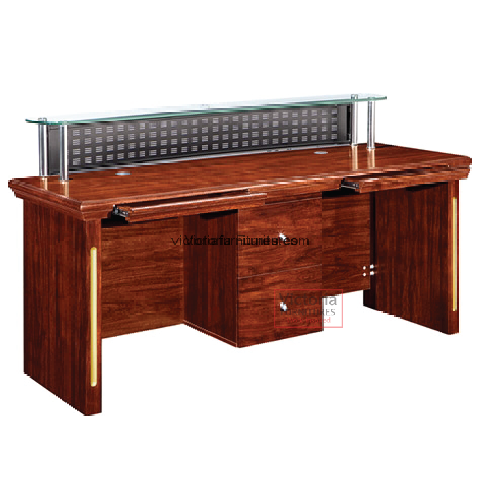 180 J17 - RECEPTION DESK image 1
