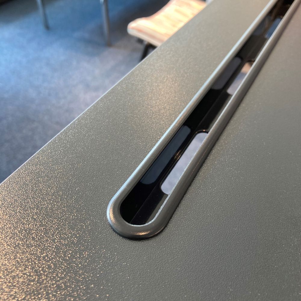 PNEUMATIC HEIGHT ADJUSTABLE DESK STANDARD image 3