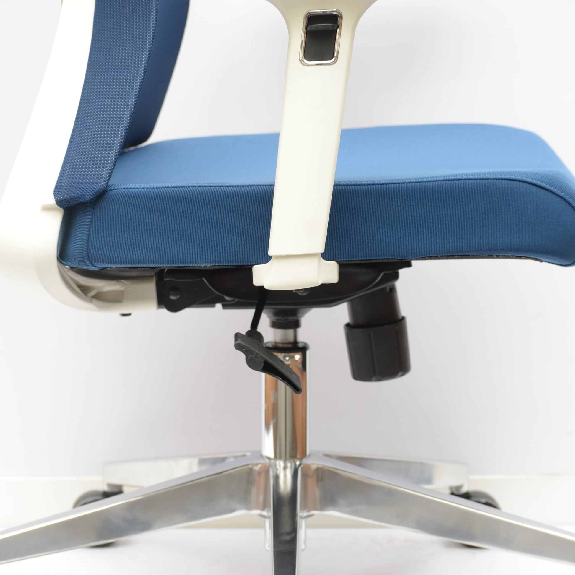 HT-7085B - MEDIUM BACK CHAIR image 4